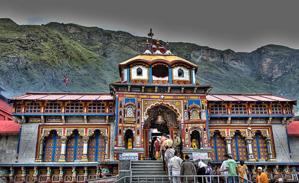 Badrinath yatra by helicopter